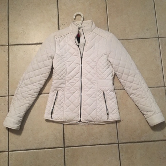 EUC Guess Los Angeles packable puffer cinched , quilted - Picture 2 of 3